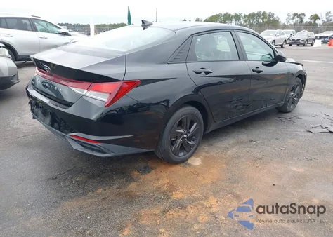 2022 Hyundai Elantra Sel z USA, uszkodzony, nr VIN KMHLM4AG5NU333620